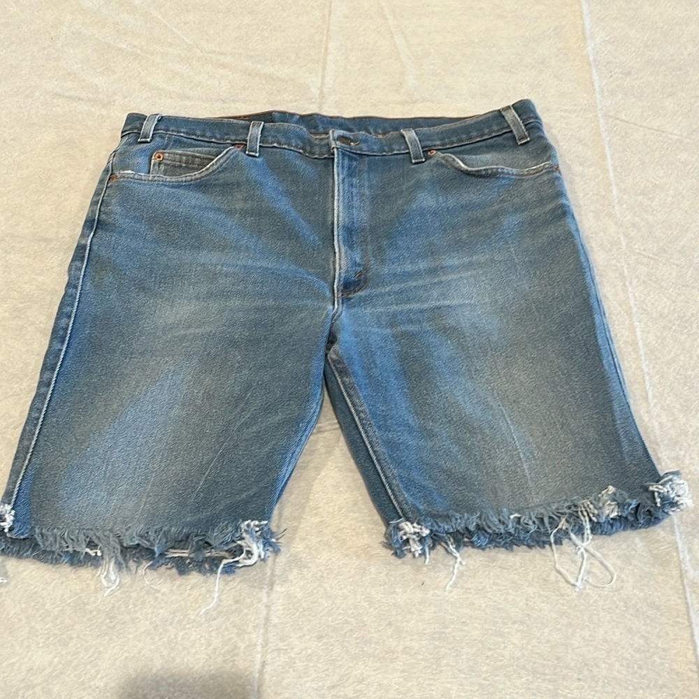 Men’s Y2K Levi’s vintage Jean shorts size 42